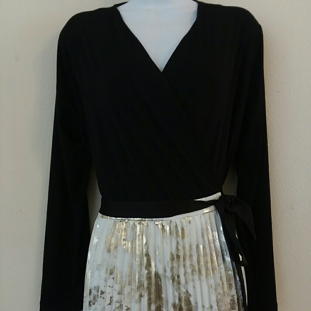LuLaRoe Elegant Deanne Wrap Dress XL.  Black  Gold